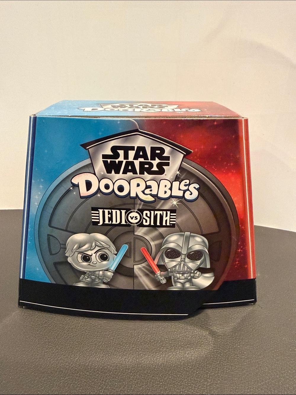 Star Wars Doorables Jedi vs Sith Box - Blue & Red